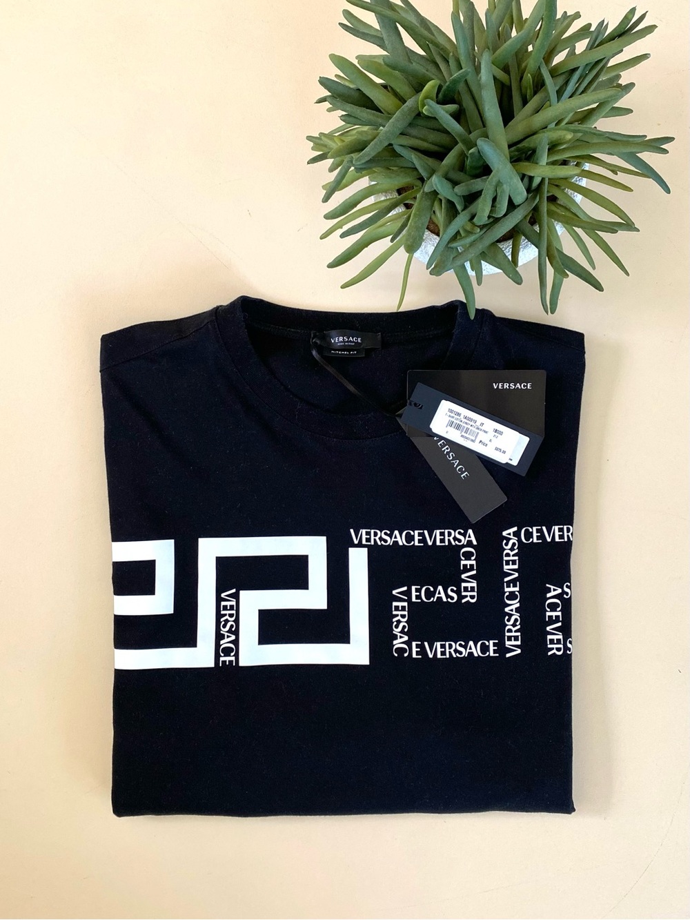 VERSACE - Black & White Greca Logo Print T-Shirt Size XL